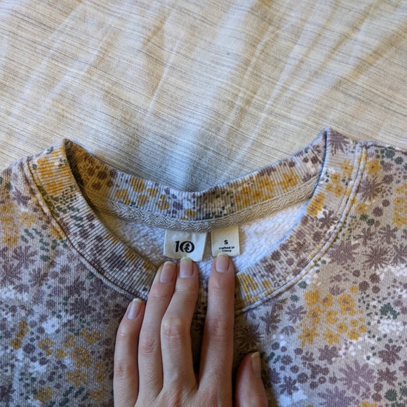 Floral Crewneck Sweatshirt - Picture 4 of 4